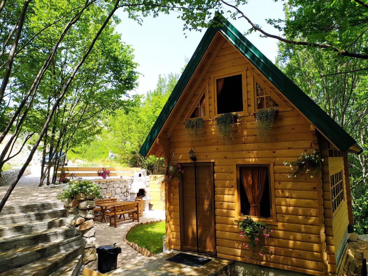 Brvnara Fairy Tale Villa เซทินเจ ภายนอก รูปภาพ