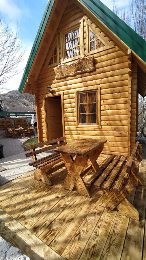 Brvnara Fairy Tale Villa เซทินเจ ภายนอก รูปภาพ