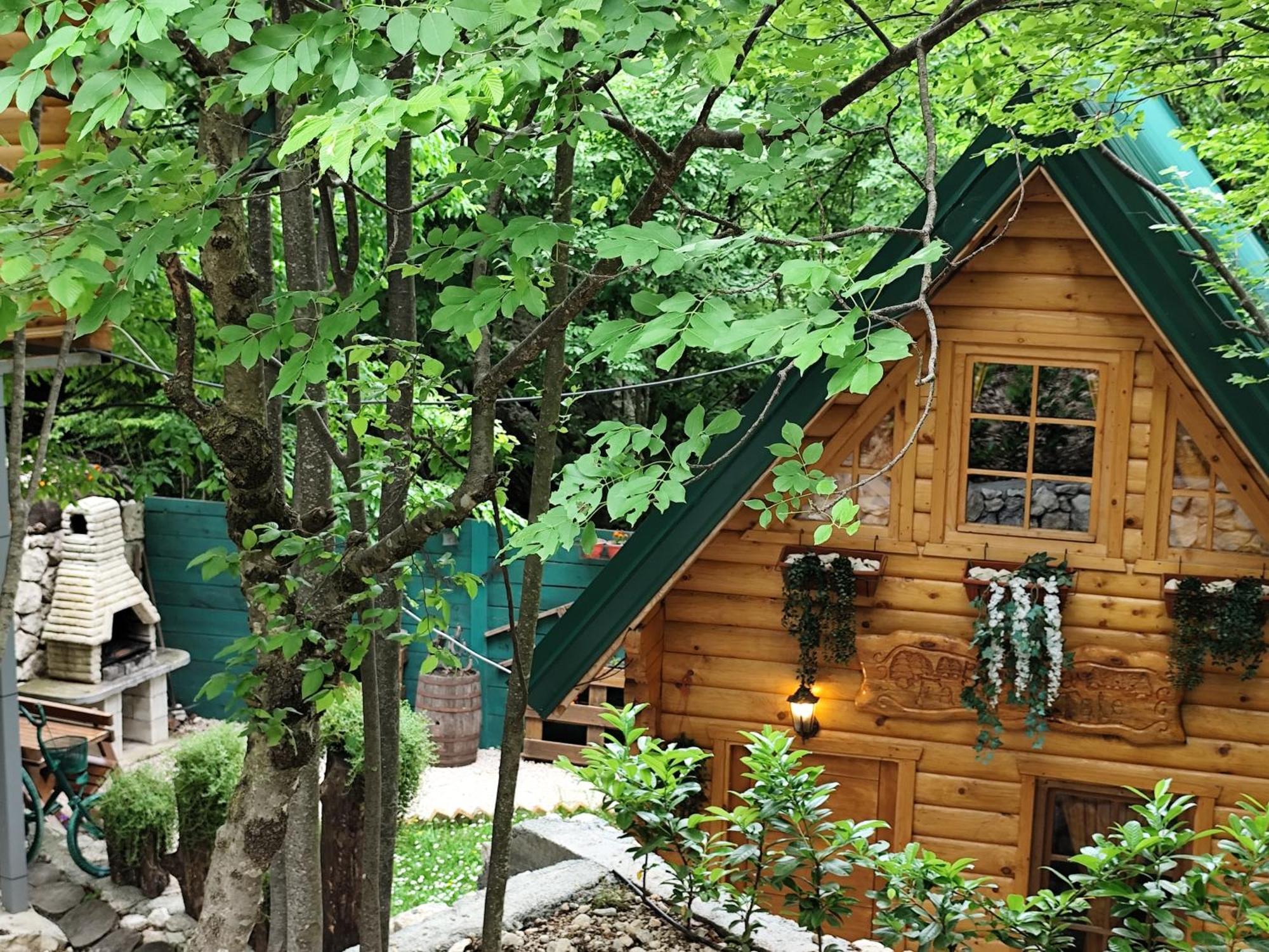 Brvnara Fairy Tale Villa เซทินเจ ภายนอก รูปภาพ